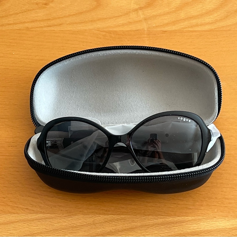 NIB Vogue Sunglasses VO5475SB - Picture 7 of 8